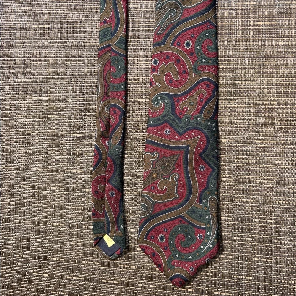 Vtg Paisley Silk Tie USA vintage